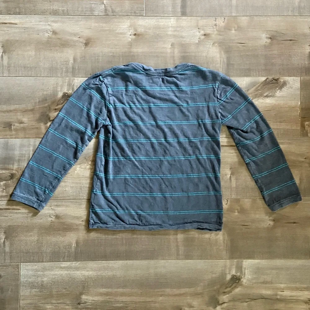 GAP Gray & Blue Striped Slub Knit V-neck Button Pocket Long Sleeve Tee